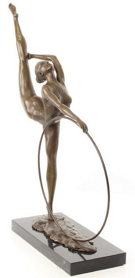 Casa Padrino Dekofigur Luxus Bronzefigur Hula Hoop Tänzerin Bronze / Schwarz 46,2 x 14,2 x H. 57 cm - Deko Bronze Skulptur mit Marmorsockel von Casa Padrino