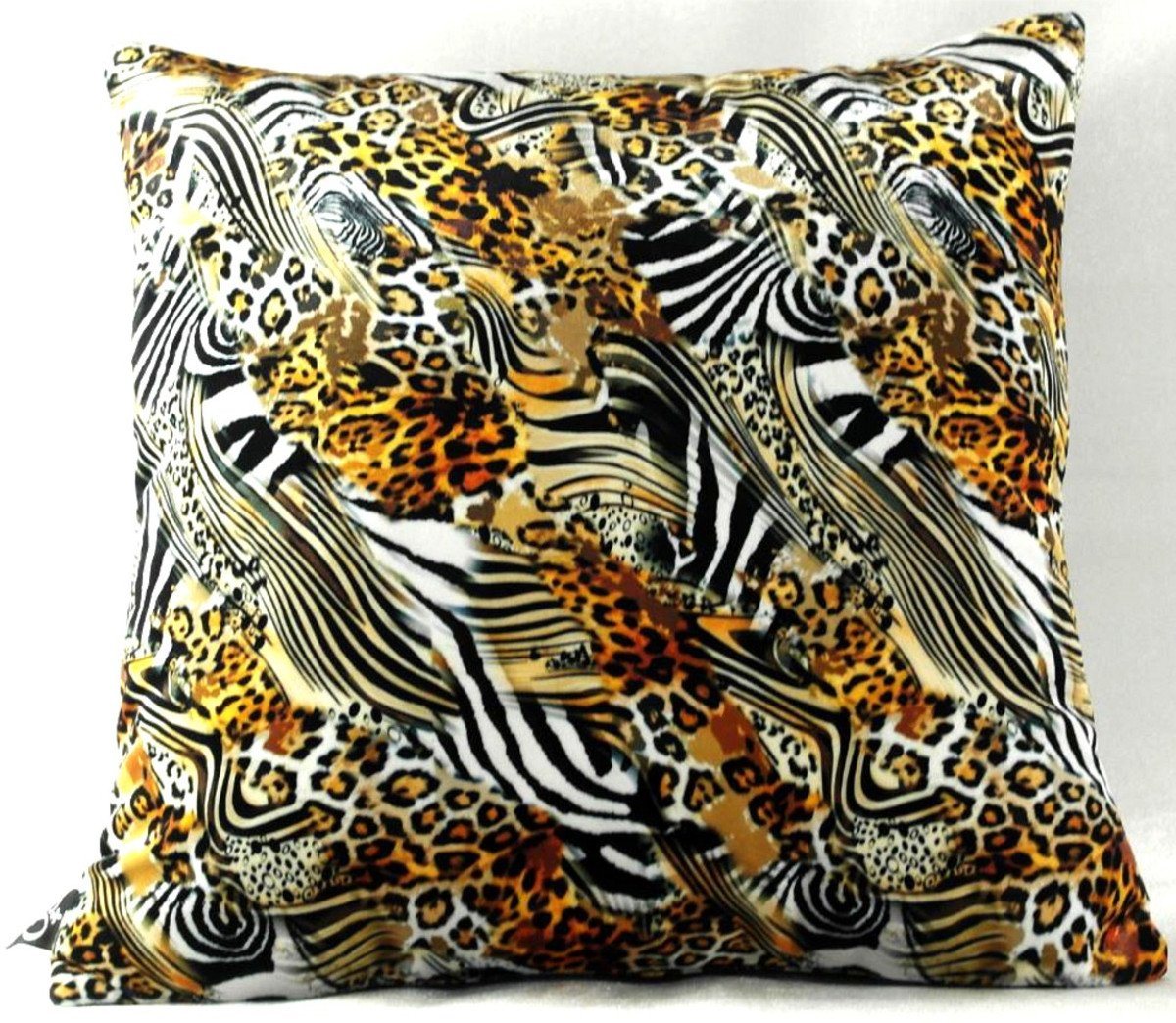 Casa Padrino Dekokissen Luxus Deko Kissen Nevada Leopard / Zebra 45 x 45 cm - Feinster Samtstoff - Wohnzimmer Kissen von Casa Padrino