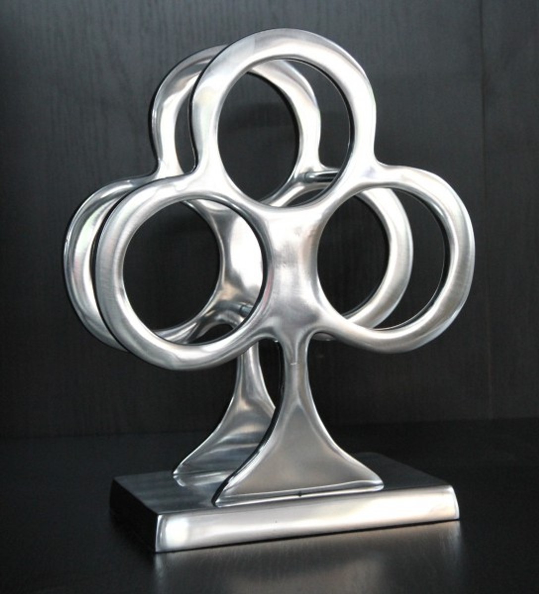 Casa Padrino Designer Weinregal aus poliertem Aluminium für 3 Flaschen H 32 cm, B 26 cm, T 15 cm - Flaschenhalter - Flaschenablage Casa Padrino Designer Weinregal aus poliertem Aluminium für 3 Flaschen H 32 cm, B 26 cm, T 15 cm - Flaschenhalter - Flaschenablage von Casa Padrino