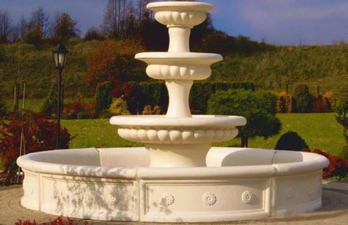 Casa Padrino Gartenbrunnen Barock Garten Deko Springbrunnen Sandfarben Ø 255 x H. 171 cm - Prunkvoller Gartenbrunnen im Barockstil - Stein Brunnen mit Umrandung - Barock Garten & Terrassen Deko Accessoires von Casa Padrino