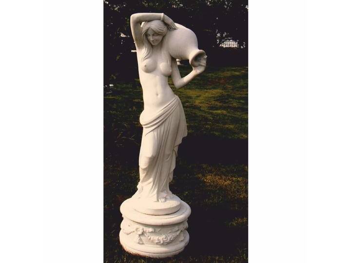 Casa Padrino Jugendstil Garten Deko Wasserspeier Skulptur Frau mit Krug auf Sockel Weiß H. 150 cm von Casa Padrino