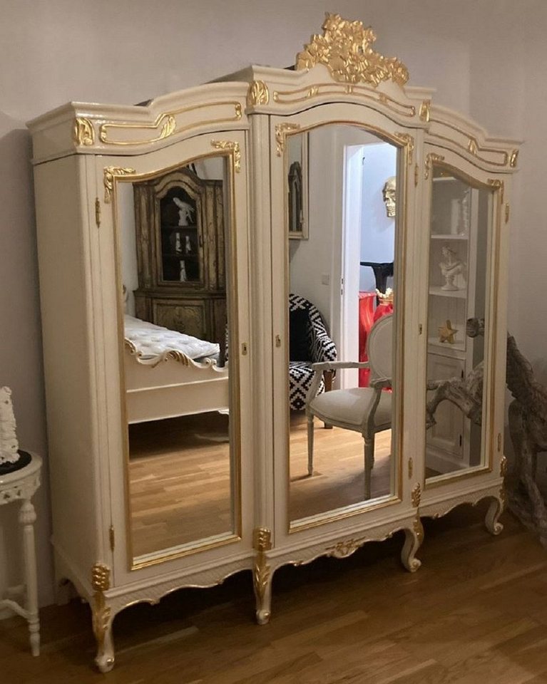 Casa Padrino Kleiderschrank Casa Padrino Barock Schlafzimmerschrank mit 3 verspiegelten Türen Creme / Gold - Verspiegelter Massivholz Kleiderschrank - Schlafzimmer Möbel im Barockstil - Barock Möbel - Edel & Prunkvoll von Casa Padrino