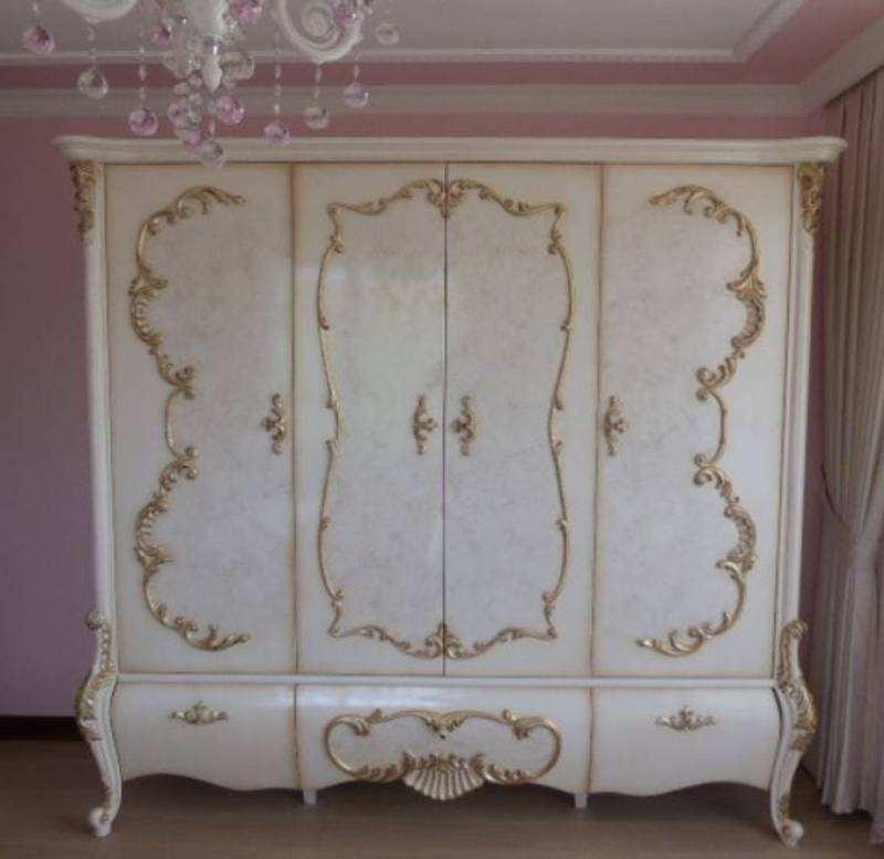 Casa Padrino Kleiderschrank Luxus Barock Schlafzimmerschrank Weiß / Creme / Gold 320 x 70 x H. 250 cm - Edler Massivholz Kleiderschrank - Schlafzimmer Möbel im Barockstil - Luxus Qualität von Casa Padrino