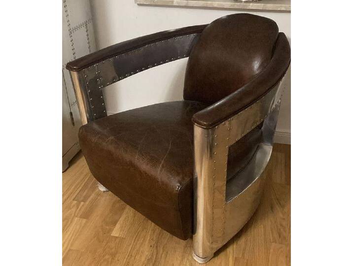 Casa Padrino Luxus Art Deco Leder Sessel Vintage Dunkelbraun / Silber - Aluminium Wohnzimmer Sessel mit hochwertigem Echtleder - Lounge Sessel - Flugzeug Flieger Echtleder Möbel - Luxus Möbel Casa Padrino Luxus Art Deco Leder Sessel Vintage Dunkelbraun / Silber - Aluminium Wohnzimmer Sessel mit hochwertigem Echtleder - Lounge Sessel - Flugzeug Flieger Echtleder Möbel - Luxus Möbel von Casa Padrino