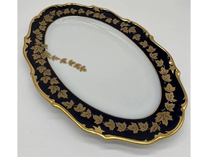 Casa Padrino Luxus Barock Porzellan Teller Weiß / Dunkelblau / Gold 38 cm - Ovaler Servierteller - Luxus Barock Porzellan Accessoires - Reichenbach Porzellan - Luxus Qualität - Made in Germany von Casa Padrino