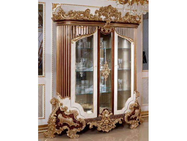 Casa Padrino Luxus Barock Vitrine Weiß / Braun / Gold - Prunkvoller Massivholz Vitrinenschrank mit 2 Glastüren - Handgefertigte Barock Möbel - Edel & Prunkvoll von Casa Padrino