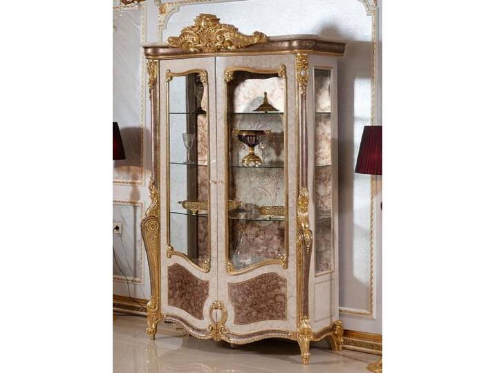 Casa Padrino Luxus Barock Vitrine Weiß / Braun / Gold - Prunkvoller Massivholz Vitrinenschrank mit 2 Glastüren und 3 Glasregalen - Barock Möbel - Edel & Prunkvoll von Casa Padrino