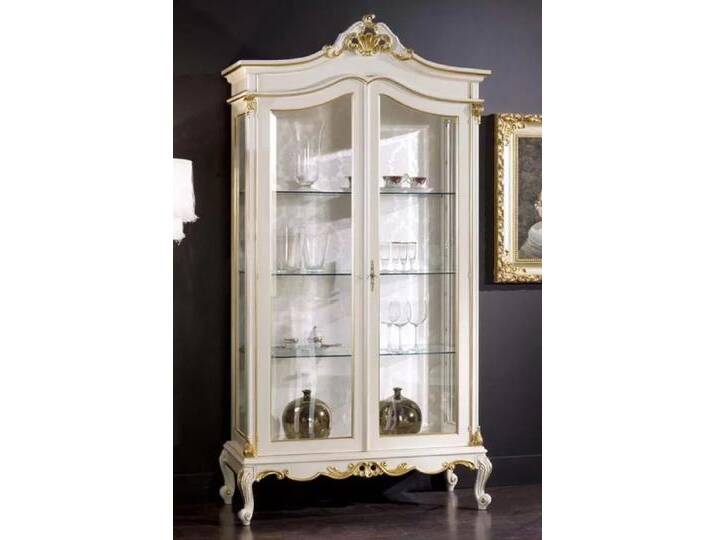 Casa Padrino Luxus Barock Vitrine Weiß / Gold - Handgefertigter Massivholz Vitrinenschrank mit 2 Glastüren - Prunkvolle Barock Möbel - Luxus Qualität - Made in Italy von Casa Padrino