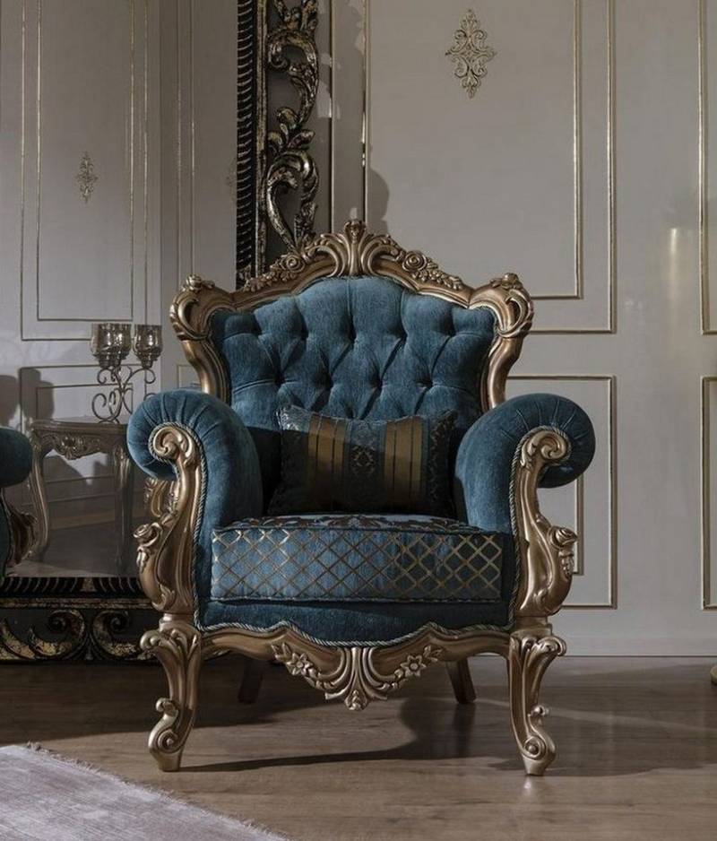 Casa Padrino Sessel Luxus Barock Sessel Blau / Gold 97 x 90 x H. 115 cm - Wohnzimmer Sessel mit elegantem Muster und dekorativem Kissen - Barock Wohnzimmer Möbel von Casa Padrino