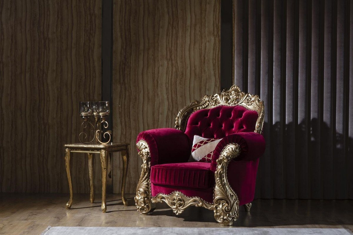 Casa Padrino Sessel Luxus Barock Sessel Bordeauxrot / Gold 120 x 100 x H. 117 cm - Prunkvoller Wohnzimmer Sessel mit dekorativem Kissen - Barock Wohnzimmer Möbel von Casa Padrino
