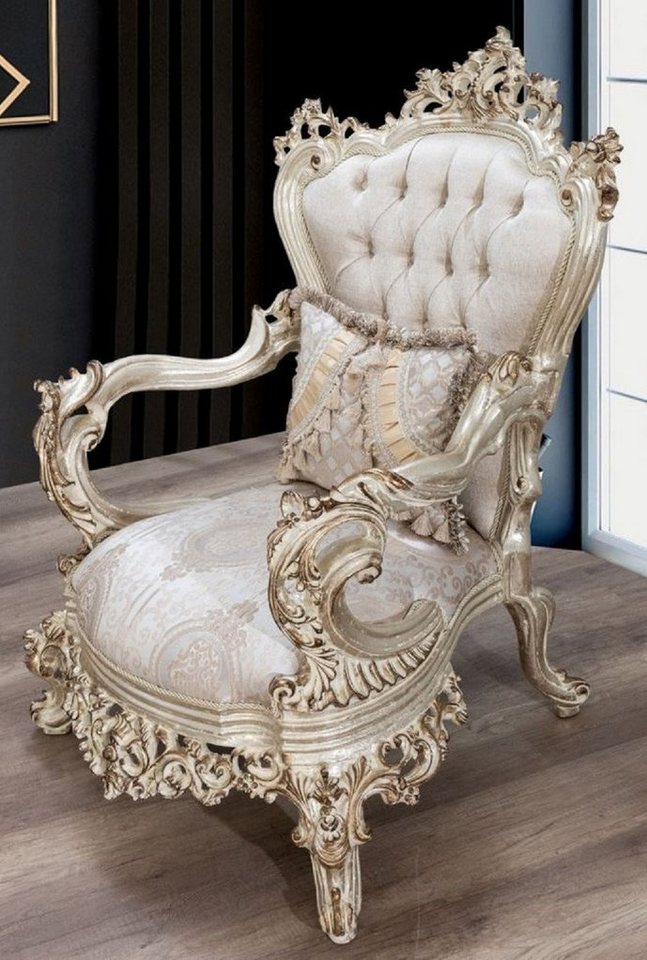 Casa Padrino Sessel Luxus Barock Sessel Cremefarben / Beige / Antik Gold - Prunkvoller Wohnzimmer Sessel mit elegantem Muster - Barock Wohnzimmer Möbel von Casa Padrino
