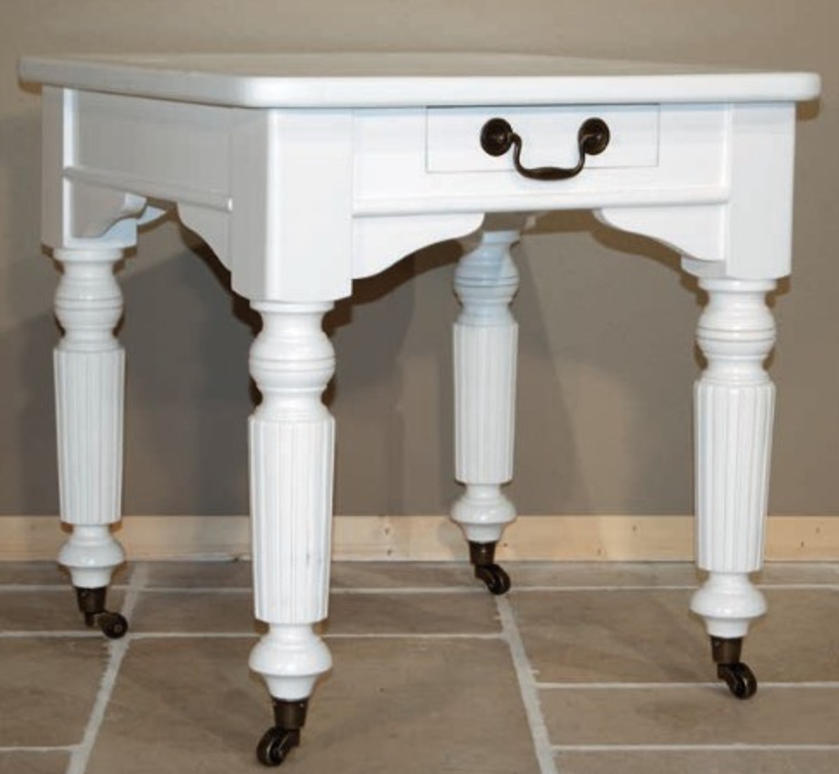 Casa Padrino Shabby Chic Beistelltisch Weià 60 x 60 cm - Landhaus Stil Tisch Casa Padrino Shabby Chic Beistelltisch Weià 60 x 60 cm - Landhaus Stil Tisch von Casa Padrino