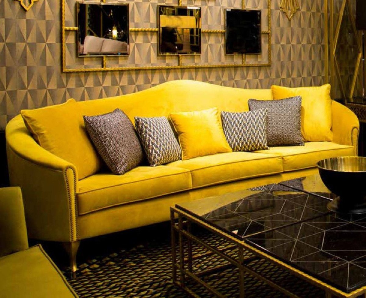 Casa Padrino Sofa Luxus Barock Samt Sofa Gelb / Gold 280 x 90 x H. 100 cm - Edles Wohnzimmer Sofa mit dekorativen Kissen - Barock Wohnzimmer Möbel - Luxus Qualität von Casa Padrino