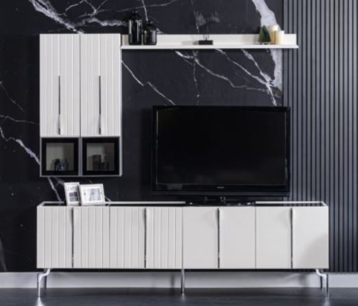 Casa Padrino TV-Schrank Luxus Art Deco TV Schrank Weiß / Schwarz / Silber 208 x 44 x H. 64 cm - Edler Wohnzimmer Fernsehschrank mit 4 Türen - Art Deco Möbel von Casa Padrino