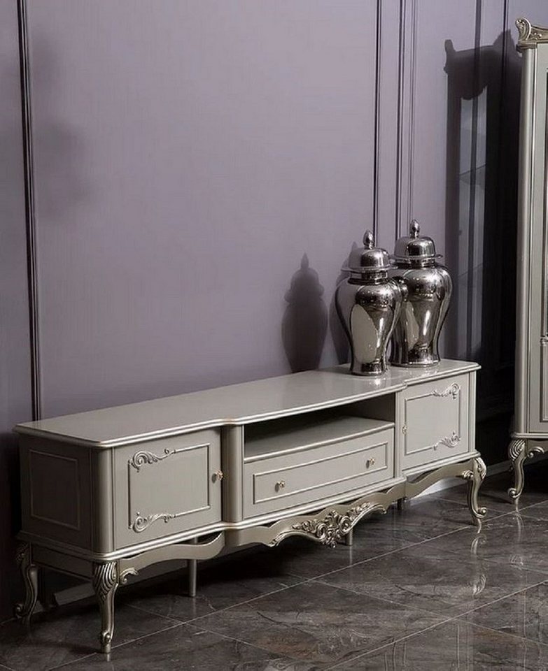 Casa Padrino TV-Schrank Luxus Barock TV Schrank Grau / Silber 191 x 44 x H. 63 cm - Prunkvoller Massivholz Fernsehschrank - Barock Wohnzimmer Möbel Casa Padrino TV-Schrank Luxus Barock TV Schrank Grau / Silber 191 x 44 x H. 63 cm - Prunkvoller Massivholz Fernsehschrank - Barock Wohnzimmer Möbel von Casa Padrino