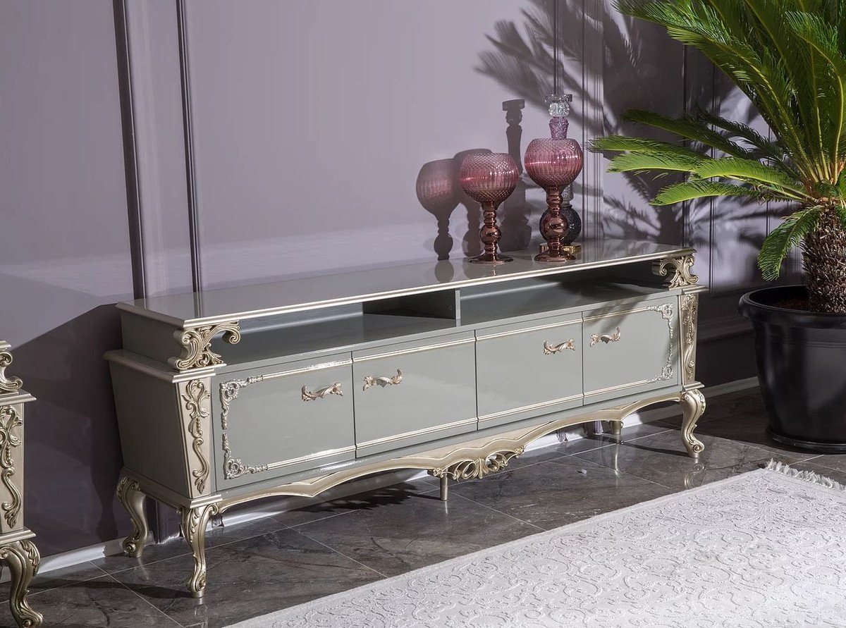 Casa Padrino TV-Schrank Luxus Barock TV Schrank Grau / Silber 205 x 48 x H. 77 cm - Prunkvoller Massivholz Fernsehschrank - Barock Wohnzimmer Möbel Casa Padrino TV-Schrank Luxus Barock TV Schrank Grau / Silber 205 x 48 x H. 77 cm - Prunkvoller Massivholz Fernsehschrank - Barock Wohnzimmer Möbel von Casa Padrino