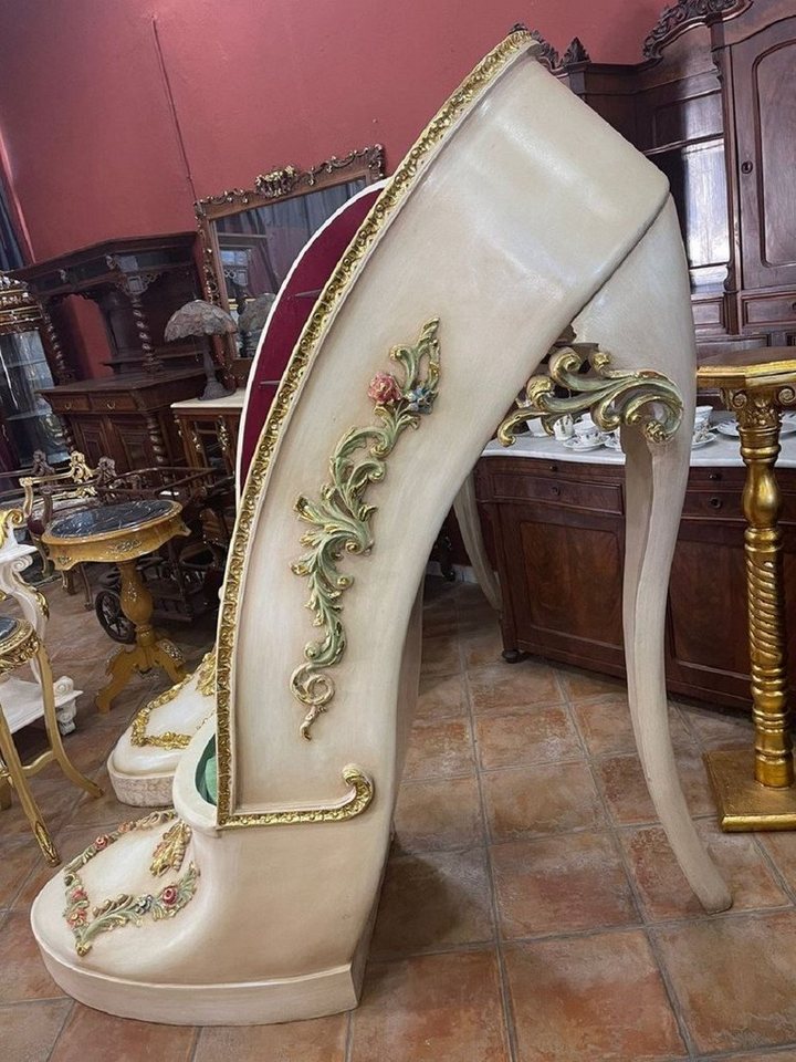 Casa Padrino Vitrine Luxus Barock High Heel Vitrine Lila / Creme / Gold - Handgefertigter Massivholz Damenschuh Vitrinenschrank - Prunkvolle Barock Möbel von Casa Padrino