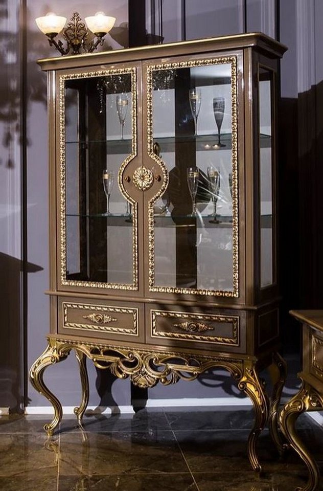 Casa Padrino Vitrine Luxus Barock Vitrine Grau / Gold 125 x 43 x H. 193 cm - Edler Massivholz Vitrinenschrank mit 2 Glastüren und 2 Schubladen - Barock Möbel von Casa Padrino