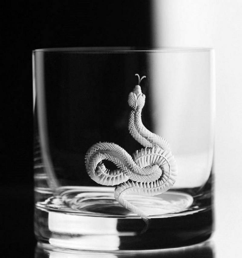 Casa Padrino Whiskyglas Luxus Whisky Glas 6er Set Schlange Ø 8 x H. 9 cm - Handgefertigte und handgravierte Whiskygläser - Hotel & Restaurant Accessoires - Luxus Qualität von Casa Padrino