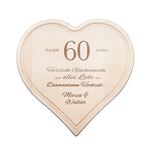 Casa Vivente Herz Schneidebrett mit Personalisierter Gravur und Saftrille, Glückwunsche zur Diamantenen Hochzeit mit Namen und Datum, 30 x 30 cm von Casa Vivente