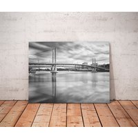 Tilikum Crossing Black & White Metal Kunstdruck, B&w Fine Art Print Von Portland, Oregons Bridge Über Dem Willamette River von CascadiaHome