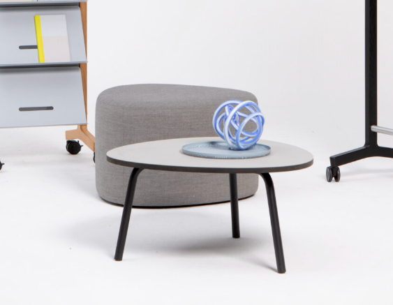 Cascando Pully Hub Couchtisch von Cascando