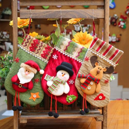 Weihnachtsstrumpf-Set mit Weihnachtsmann-, Schneemann- und Rentier-Designs, große Öffnung für Leckereien, weicher Stoff, 3er-Pack Urlaubsdekoration (1 Set) von CashMuch