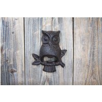 Eule Flaschenöffner Gusseisen Wand Montiert Home Bar Decor von CastIronHooks