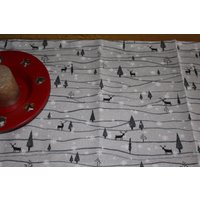 Einzelstück Weihnachtlicher/ Winterlicher Tischläufer Winterwald Einzelstück Weihnachtlicher/ Winterlicher Tischläufer Winterwald von Cat55DE