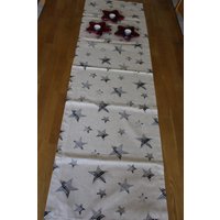 Weihnachtlicher Tischläufer Grau-Karierte Sterne Aus Canvas Genäht Weihnachtlicher Tischläufer Grau-Karierte Sterne Aus Canvas Genäht von Cat55DE