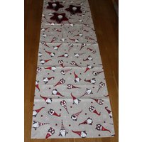 Weihnachtlicher Tischläufer Wichtel Aus Canvas Weihnachtlicher Tischläufer Wichtel Aus Canvas von Cat55DE