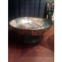 Baret Ware Zinn Footed Bowl Distressed Retro 1950Er Jahre Vintage Blumenmuster Mit Schönen Shabby Look von CatamountCurios