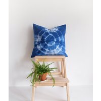 Blauer Tie Dye Kissenbezug 50 X cm, Modernes Boho Kissen, Handgefertigtes von CatchingOrion