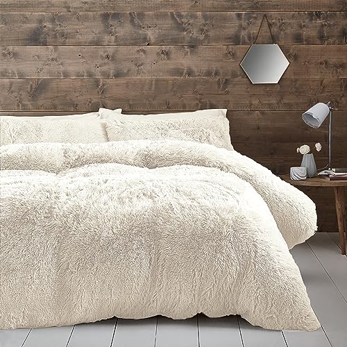 Catherine Lansfield Kuscheliges Bettwäscheset mit Kissenbezügen, Hochflor Kunstfell, für Kingsize-Betten, Creme von Catherine Lansfield