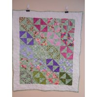 Baby Quilt, Modern Stündliche Glas Gartenblock 36" X 43" von Cathithesewingaddict