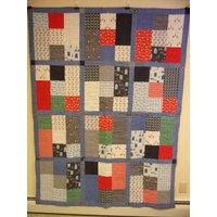 Moderner Patchwork Twin Quilt Handgemachtes Neighborhood Design Aus Baumwolle | 152 X 218 cm Moderner Patchwork Twin Quilt Handgemachtes Neighborhood Design Aus Baumwolle | 152 X 218 cm von Cathithesewingaddict