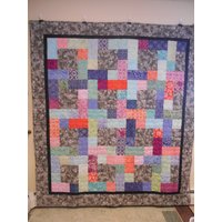 Quilt, in Voller Größe Bett-Decke, Moderne Batike 77 "x 86" von Cathithesewingaddict