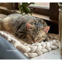 Veganes Katzenbett Für Fensterbank/Fensterbankbettchen/ Katzenliege/Katzenmatte/Hundebett/Catbed/Catbed For Windowsill/Dogbed/ Petbed Veganes Katzenbett Für Fensterbank/Fensterbankbettchen/ Katzenliege/Katzenmatte/Hundebett/Catbed/Catbed For Windowsill/Dogbed/ Petbed von CatsDogsDE