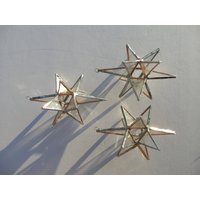 Mittlerer Stern Mit Hohler Mitte Hängend Buntglas Ornament von CatsPajamasGlass