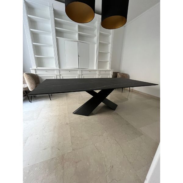 Tyron rechteckiger Esstisch aus Keramik, Cattelan Italia Tyron rechteckiger Esstisch aus Keramik, Cattelan Italia von Cattelan Italia