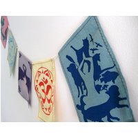 Tier Mitgefühl Gebetsfahnen Tier Mitgefühl Gebetsfahnen von Cazmira