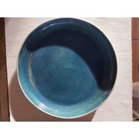 Servierschale Mit Blauer Innen Glasur Und Gepunkteten Ton Servierschale Mit Blauer Innen Glasur Und Gepunkteten Ton von CeSACeramica