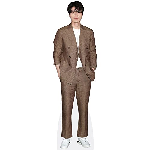 Lee Dong-Wook (Brown Suit) Pappaufsteller mini von Celebrity Cutouts