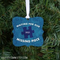 Warten Auf Unsere Missing Piece Adoption Wartezeit Weihnachtsverzierung - Metall Datierte Zweiseitige Verzierung von CelesteComm