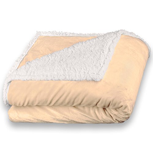 CelinaTex Kuscheldecke 150 x 200 cm beige weiß Felldecke Imitat Wendedecke Nicki Fell Optik Fleece Oeko-TEX Fantasia von CelinaTex