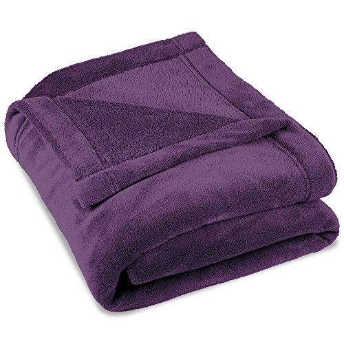 CelinaTex Flauschige Kuscheldecke XXL 220 x 240 cm lila Decke Sofa warm Wohndecke weich Mikrofaser Fleece Oeko-TEX Montreal von CelinaTex