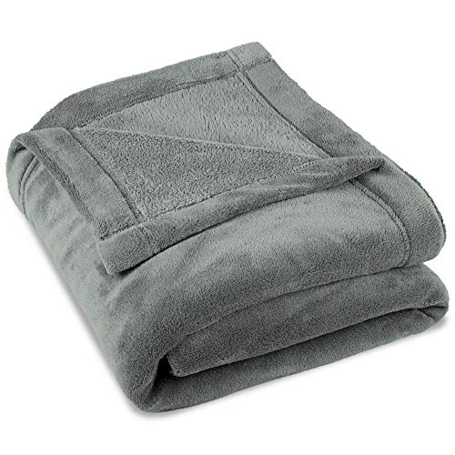 CelinaTex Flauschige Kuscheldecke 150 x 200 cm Silber grau Decke Sofa warm Wohndecke weich Mikrofaser Fleece Oeko-TEX Montreal von CelinaTex