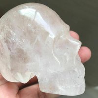 295 G Handgeschnitzter Kristallschädel Aus Natürlichem Quarz Für Die Reiki-Behandlung E26 von CelsestialCrystals