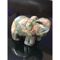 Llanite, Que Sera Crystal Elephant Carving - 1, 2 Zoll Groß Kommt Mit Samt Geschenktasche von CelticDragonCrystals