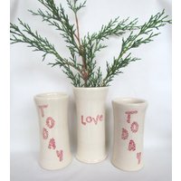 Rot Und Weiß Keramik Live Love Pray Vasen-Set von CenteredClayWorks